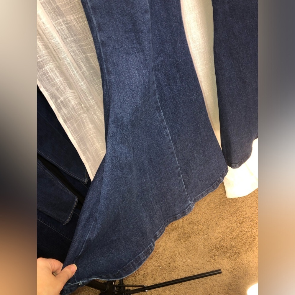 VENUS Deep Blue Flared Jumpsuit size 2 NWOT - Picture 7 of 16
